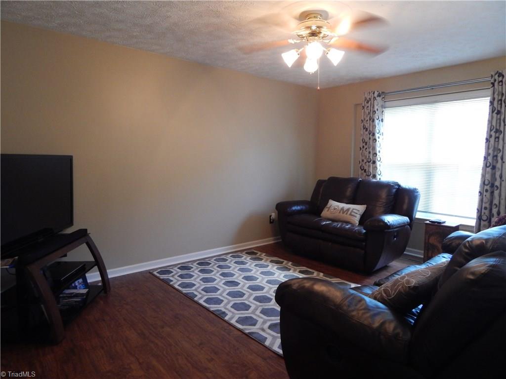625 Stephany Circle Rural Hall, NC 27045 - Photo 2 of 12 Gallery Image 2