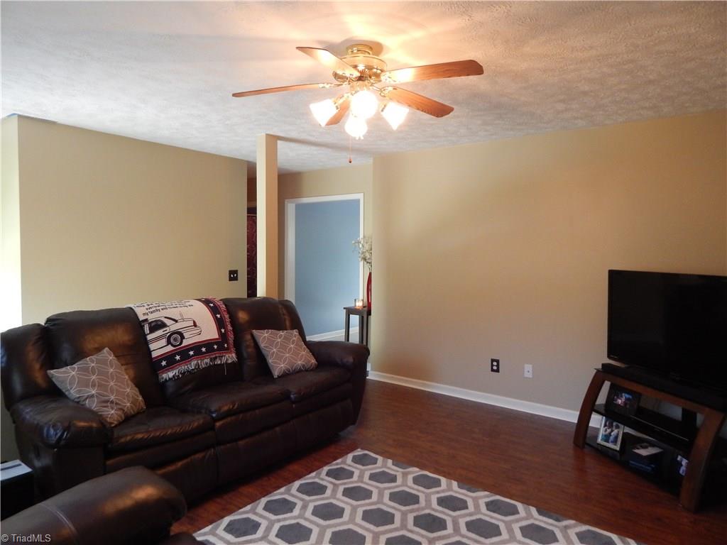 625 Stephany Circle Rural Hall, NC 27045 - Photo 3 of 12 Gallery Image 3