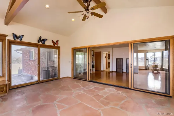 a view of an entryway with a livingroom