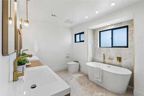 $1,899,000 | 10321 Kamuela Drive, Huntington Beach, CA 92646