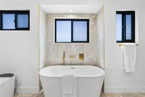 $1,899,000 | 10321 Kamuela Drive, Huntington Beach, CA 92646