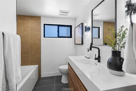 $1,899,000 | 10321 Kamuela Drive, Huntington Beach, CA 92646