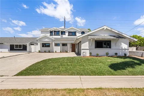 $1,899,000 | 10321 Kamuela Drive, Huntington Beach, CA 92646