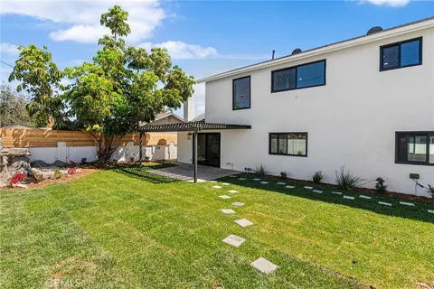 $1,899,000 | 10321 Kamuela Drive, Huntington Beach, CA 92646