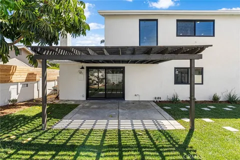 $1,899,000 | 10321 Kamuela Drive, Huntington Beach, CA 92646