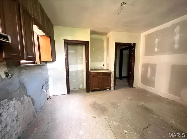 $59,000 | 5141 Highland Avenue, St. Louis, MO 63113