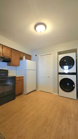 $212,000 | 440 Brandy Drive, Unit A, Crystal Lake, IL 60014