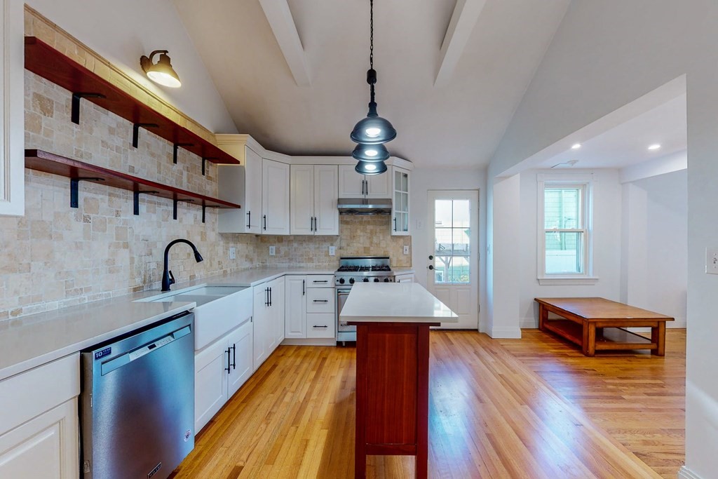 45 Cottage Park Road Winthrop, MA 02152 - Photo 8 of 24 Gallery Image 8