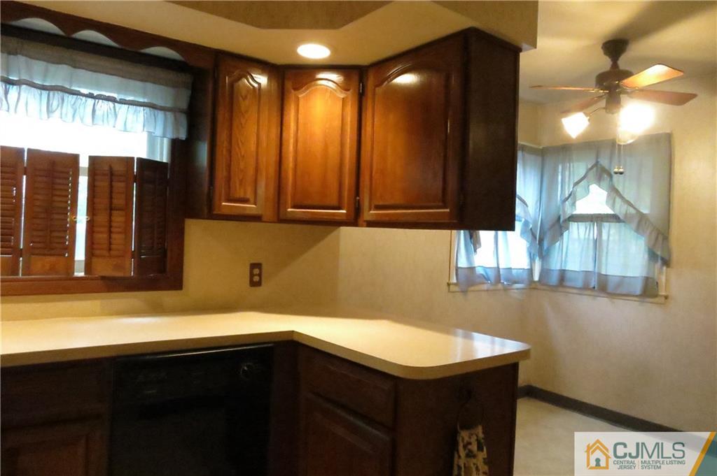 432 Decatur Avenue Middlesex, NJ 08846 - Photo 9 of 17 Gallery Image 9