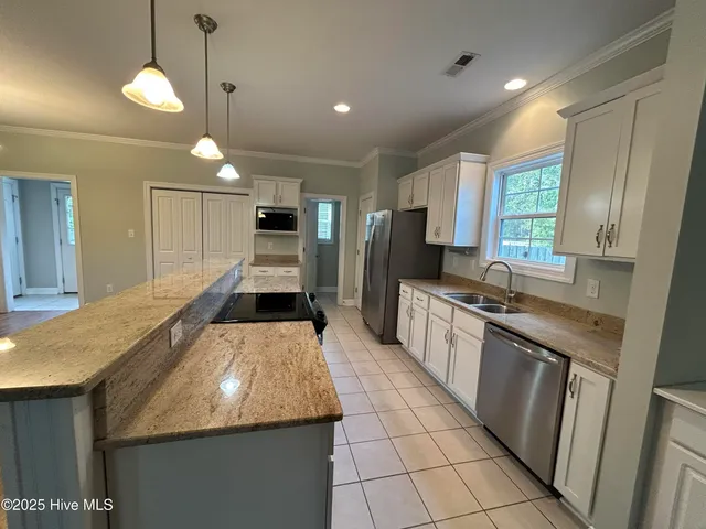 $2,450 | 110 Futch Creek Road, Wilmington, NC 28411