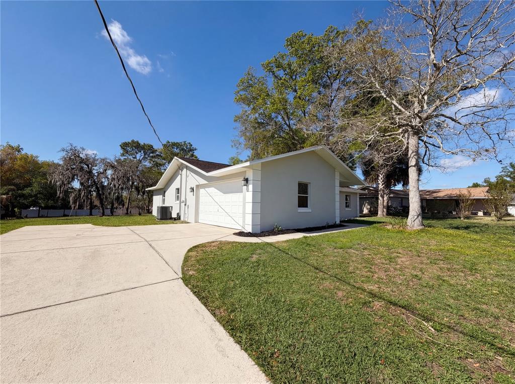 5906 Southwest 112th Pl Road Ocala, FL 34476 - Photo 2 of 21