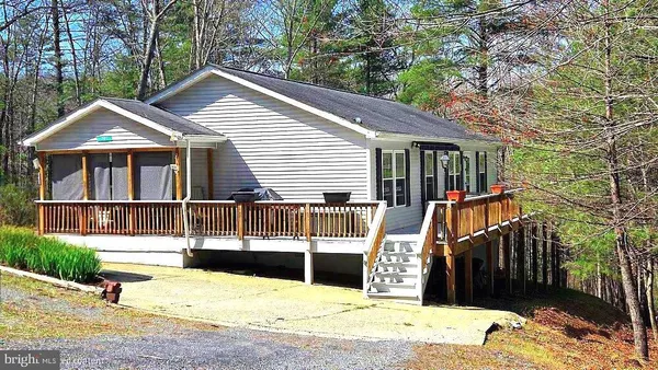 $389,500 | 207 Sandpiper Drive, Basye, VA 22810