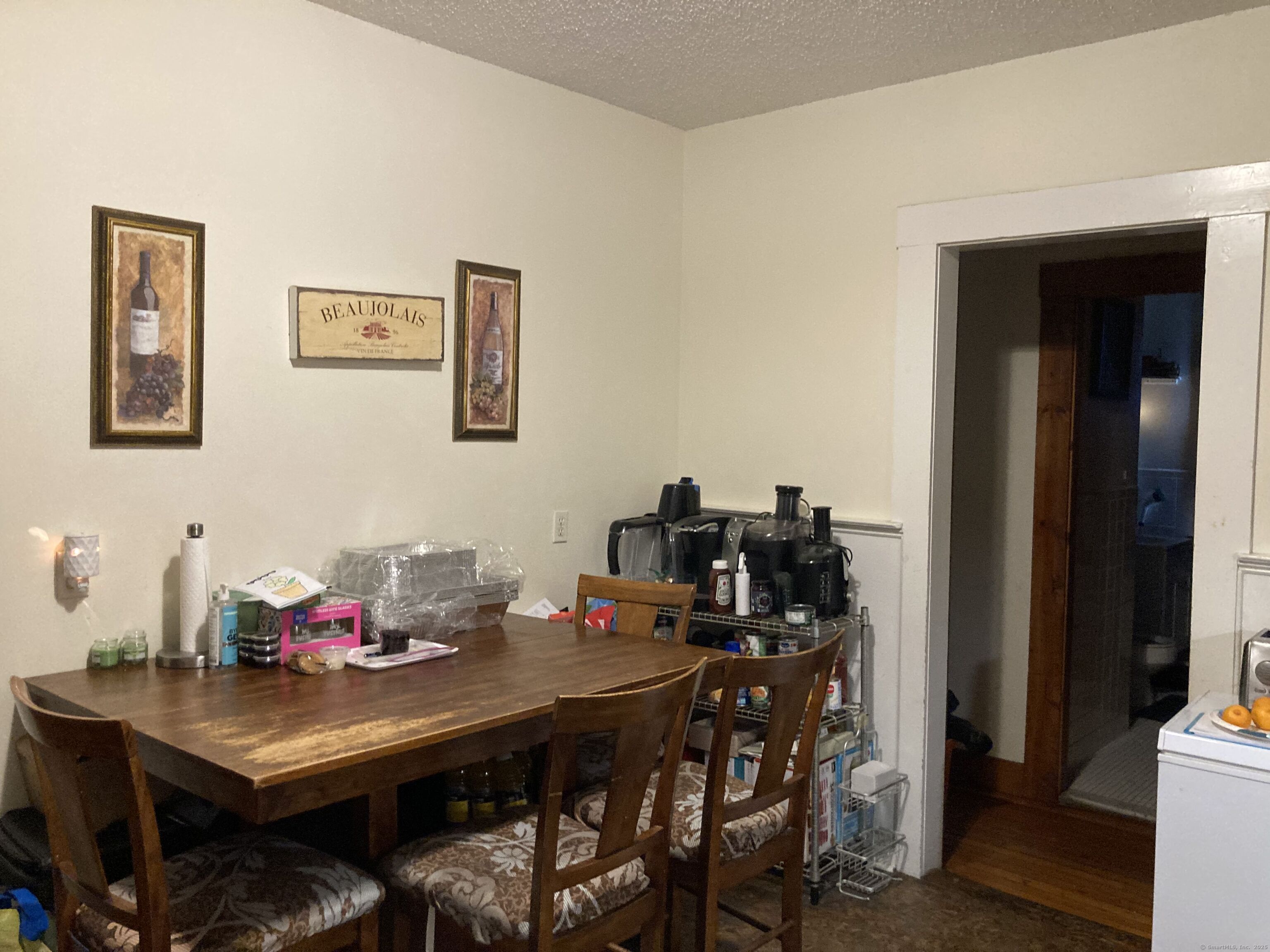 225 Winthrop Avenue New Haven, CT 06511 - Photo 14 of 36 a view of a workspace with furniture