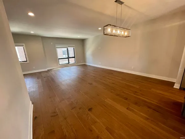 $4,000 | 327 South Frances Street, Unit 5, South Bend, IN 46617