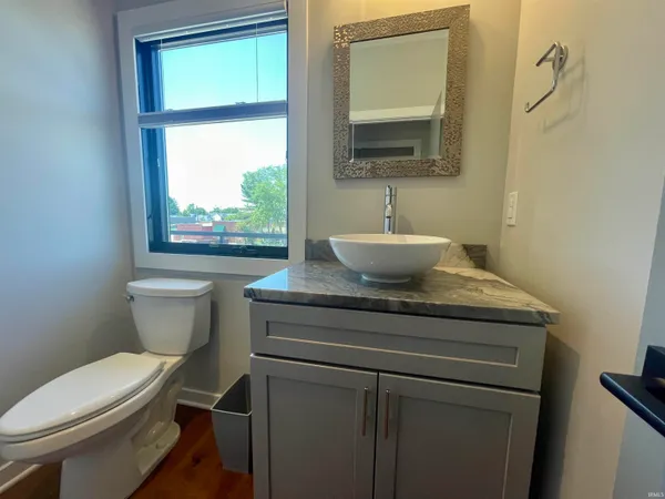 $4,000 | 327 South Frances Street, Unit 5, South Bend, IN 46617