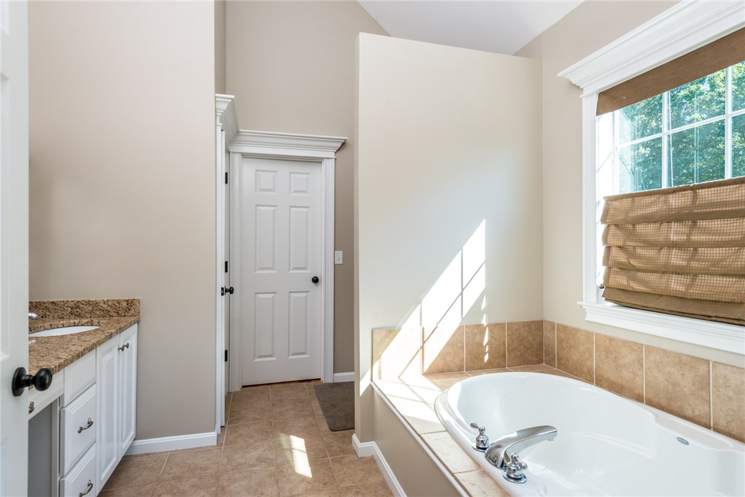 47 Bourque Road Cumberland, RI 02864 - Photo 18 of 36