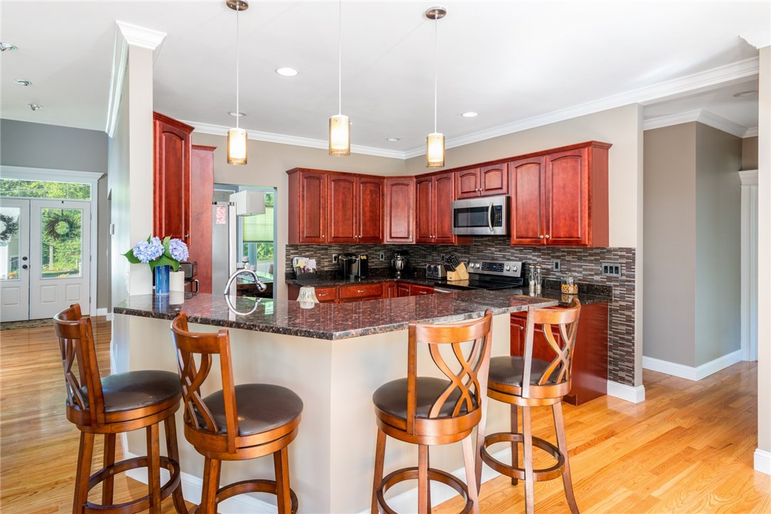 47 Bourque Road Cumberland, RI 02864 - Photo 9 of 36