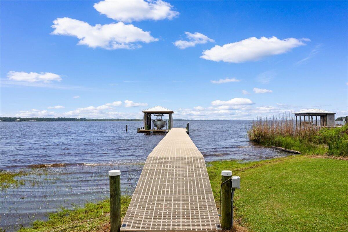 7813 Petersen Point Road Milton, FL 32583 - Photo 15 of 105