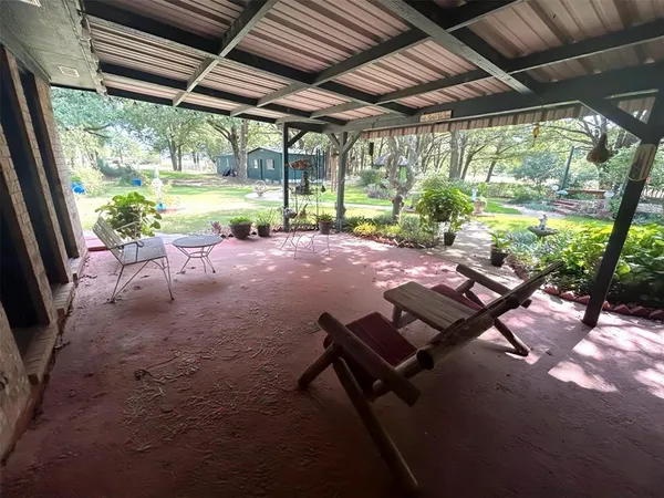$550,000 | 2509 County Road 1703, Malakoff, TX 75148