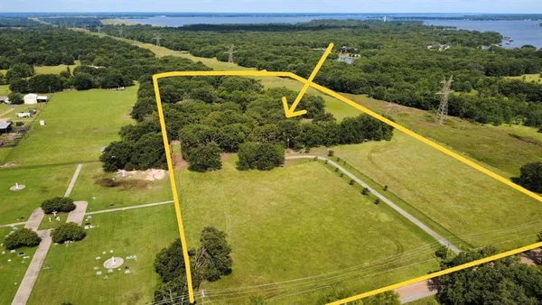 $550,000 | 2509 County Road 1703, Malakoff, TX 75148
