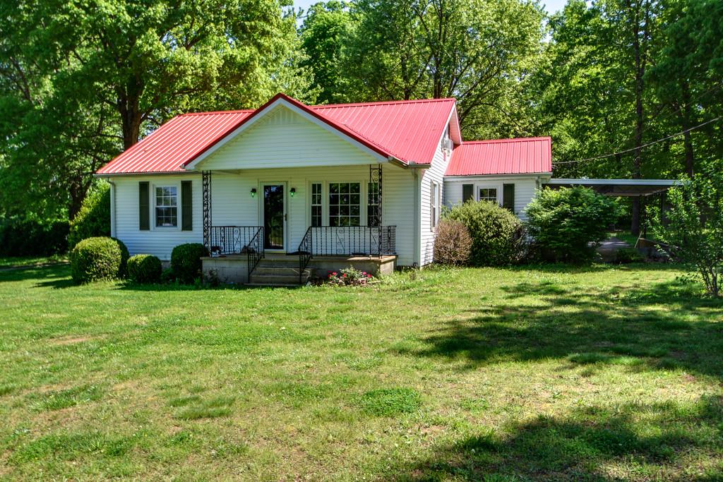 3024 Sylvia Road Dickson, TN 37055 - Photo 3 of 22 NEWER METAL ROOF!!