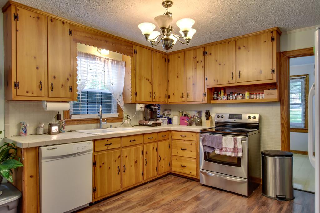 3024 Sylvia Road Dickson, TN 37055 - Photo 6 of 22 BEAUTIFUL CABINETRY AND UPDATED APPLIANCES!!