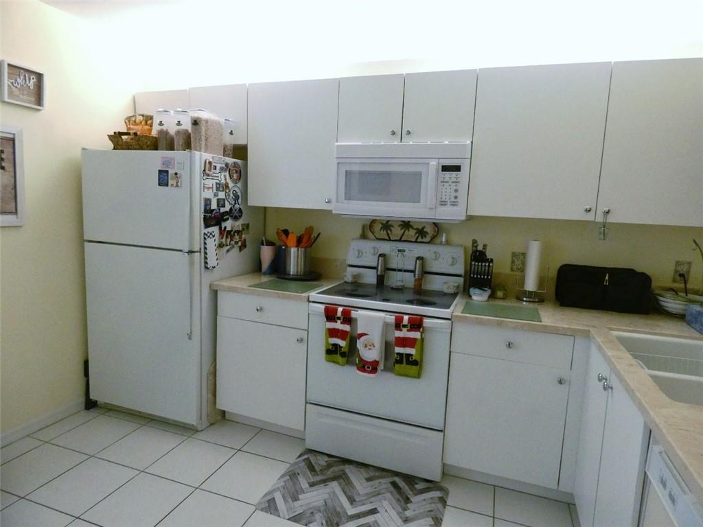 9637 Riverside Drive, Unit 2 Sebastian, FL 32958 - Photo 6 of 36