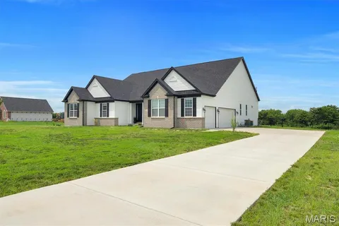 $885,000 | 213 Bluegrass Pasture Court, Wentzville, MO 63385