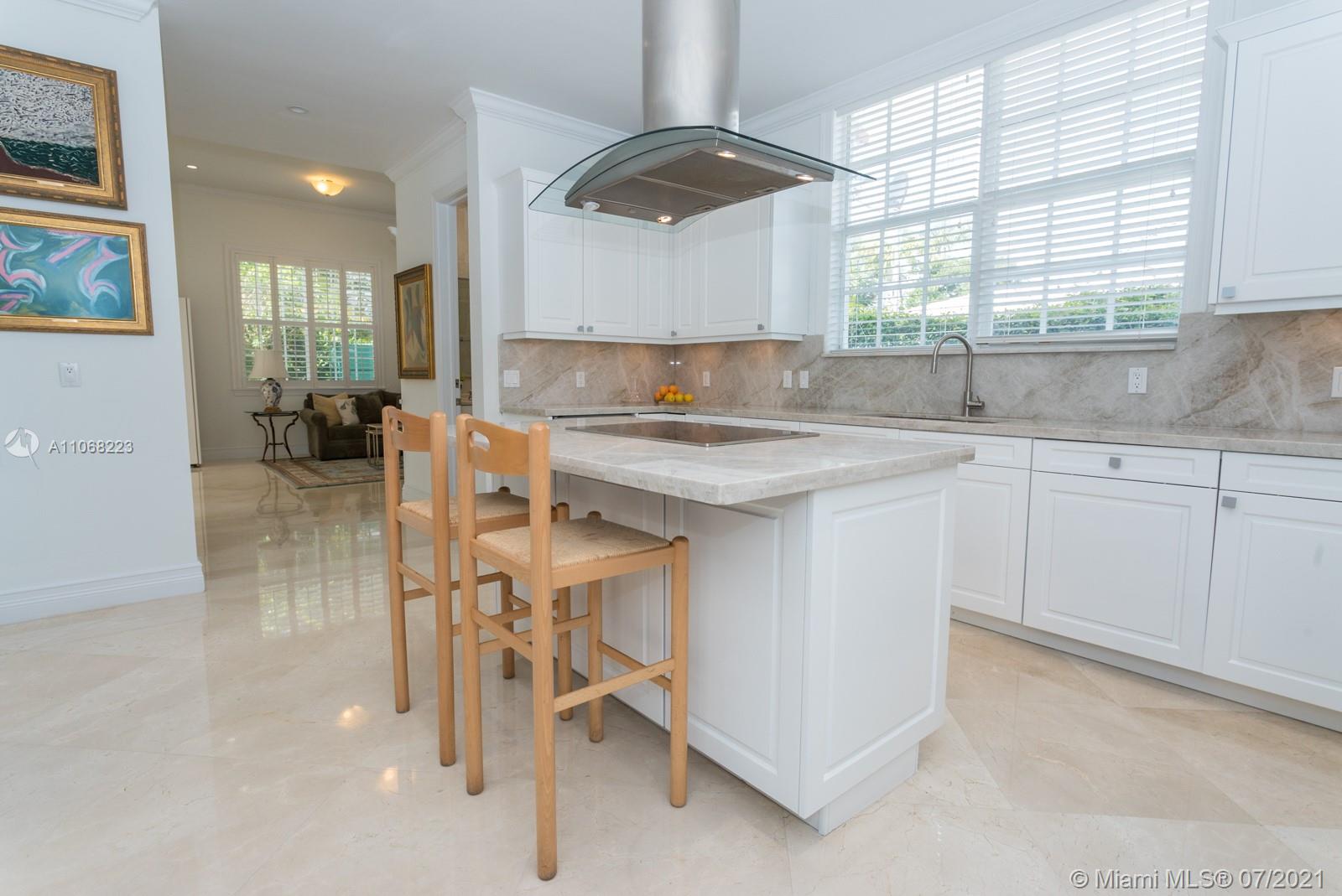 798 Ridgewood Road Key Biscayne, FL 33149 - Photo 14 of 43