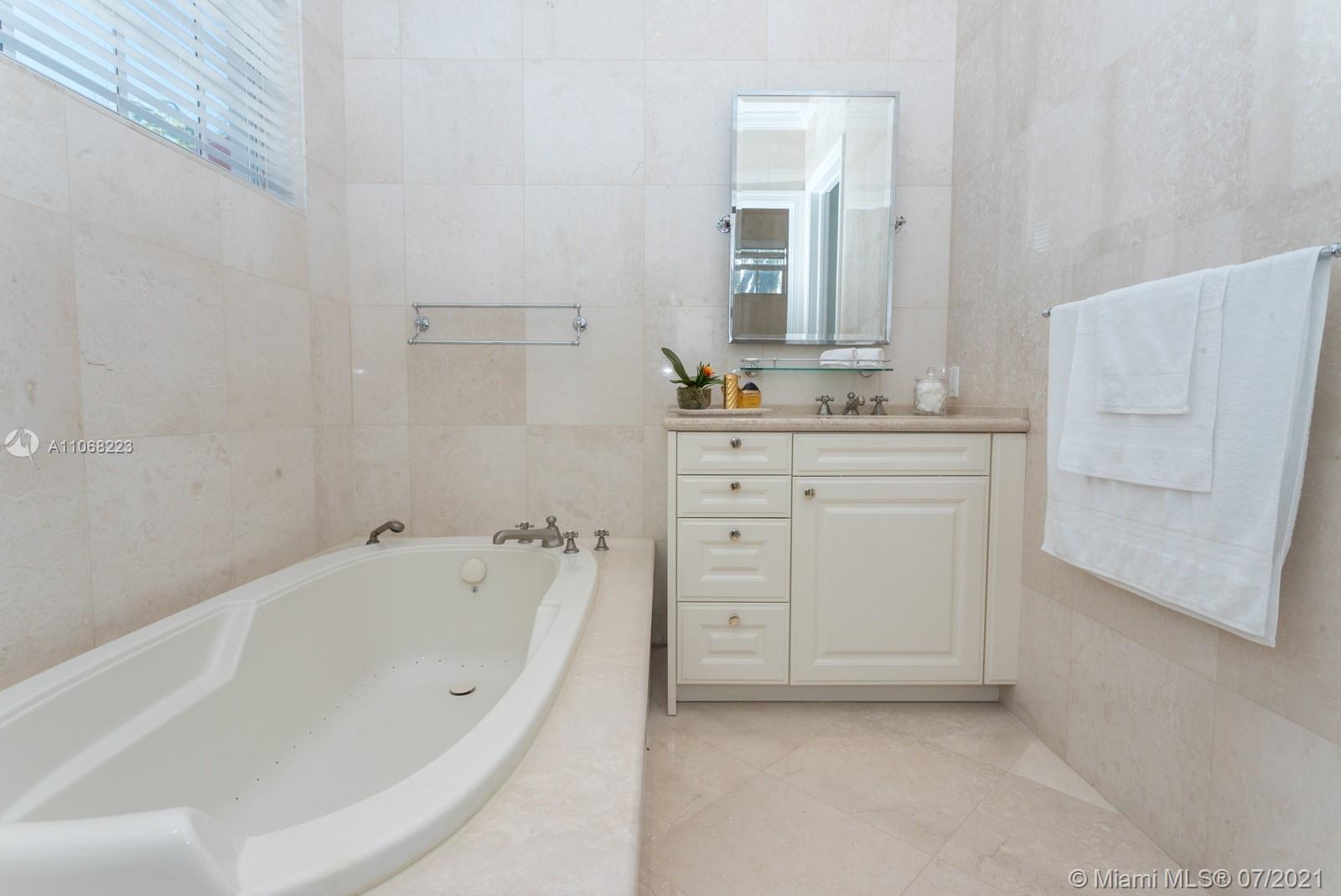 798 Ridgewood Road Key Biscayne, FL 33149 - Photo 40 of 43