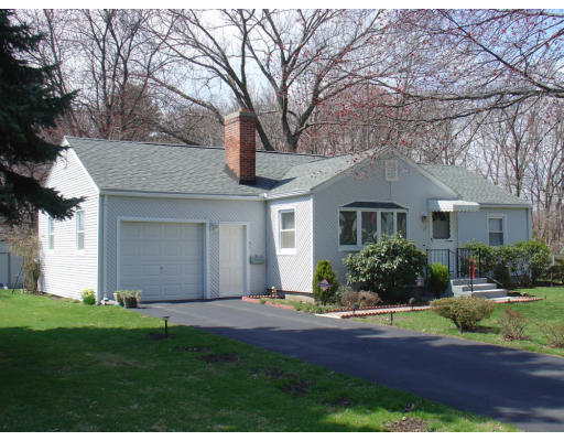 156 Lancashire Road Springfield, MA 01104 - Photo 1 of 18 Gallery Image 1