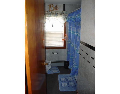 156 Lancashire Road Springfield, MA 01104 - Photo 12 of 18 Gallery Image 12