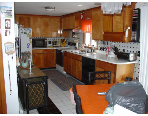 156 Lancashire Road Springfield, MA 01104 - Photo 6 of 18 Gallery Image 6