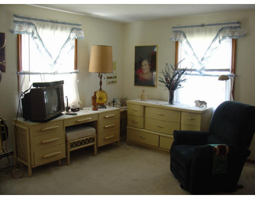 156 Lancashire Road Springfield, MA 01104 - Photo 9 of 18 Gallery Image 9