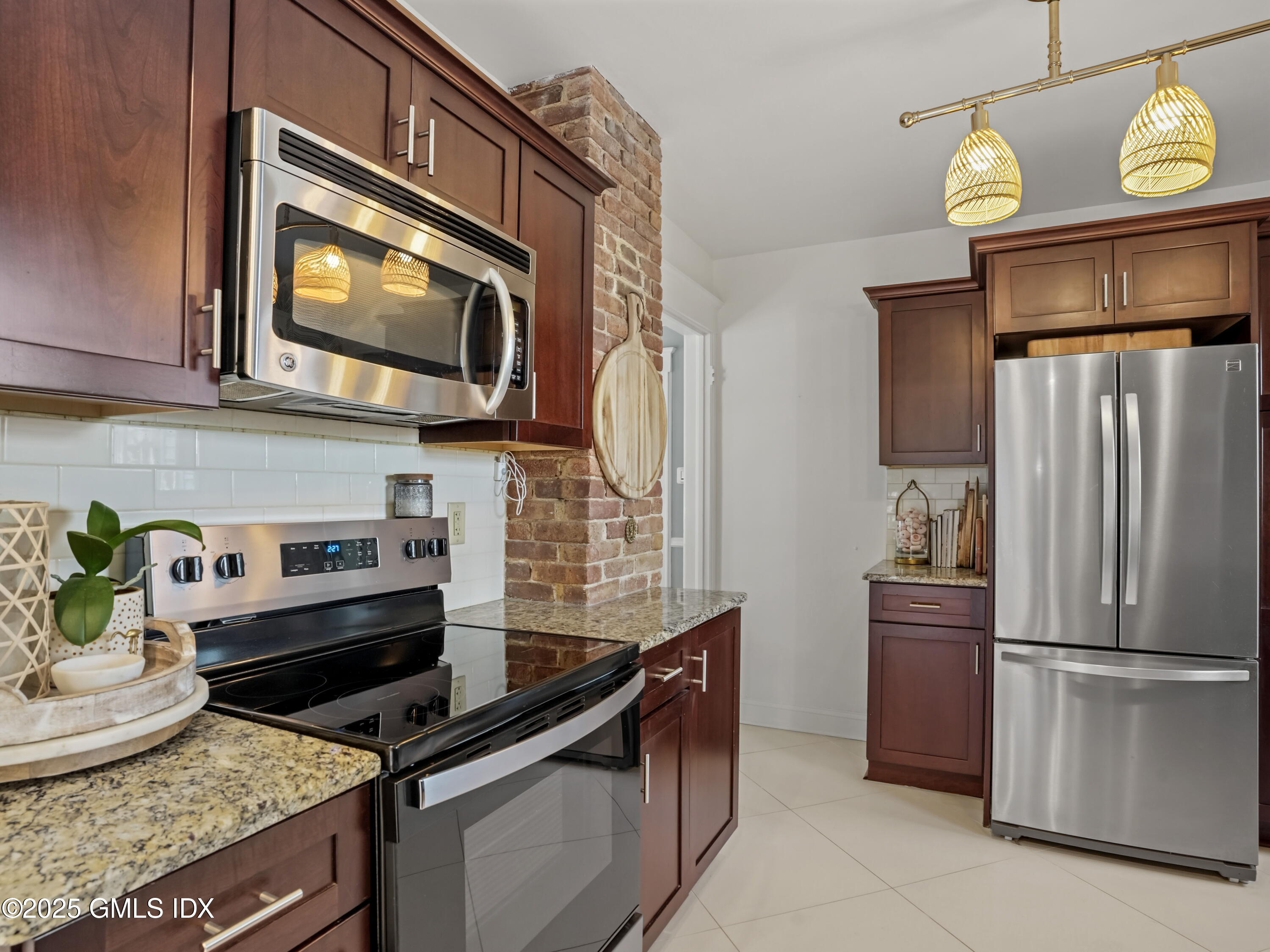 41 Chapel Street Greenwich, CT 06831 - Photo 6 of 22 24-print-41-chapel-st