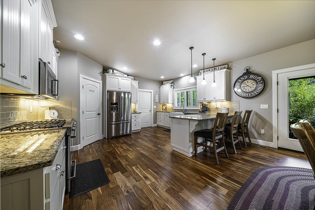 4231 Evening Ridge Terrace Medford, OR 97504 - Photo 4 of 41 4