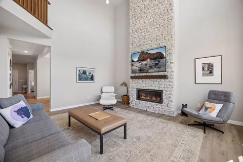 $825,000 | 4941 Obsidian Way, Victoria, MN 55386