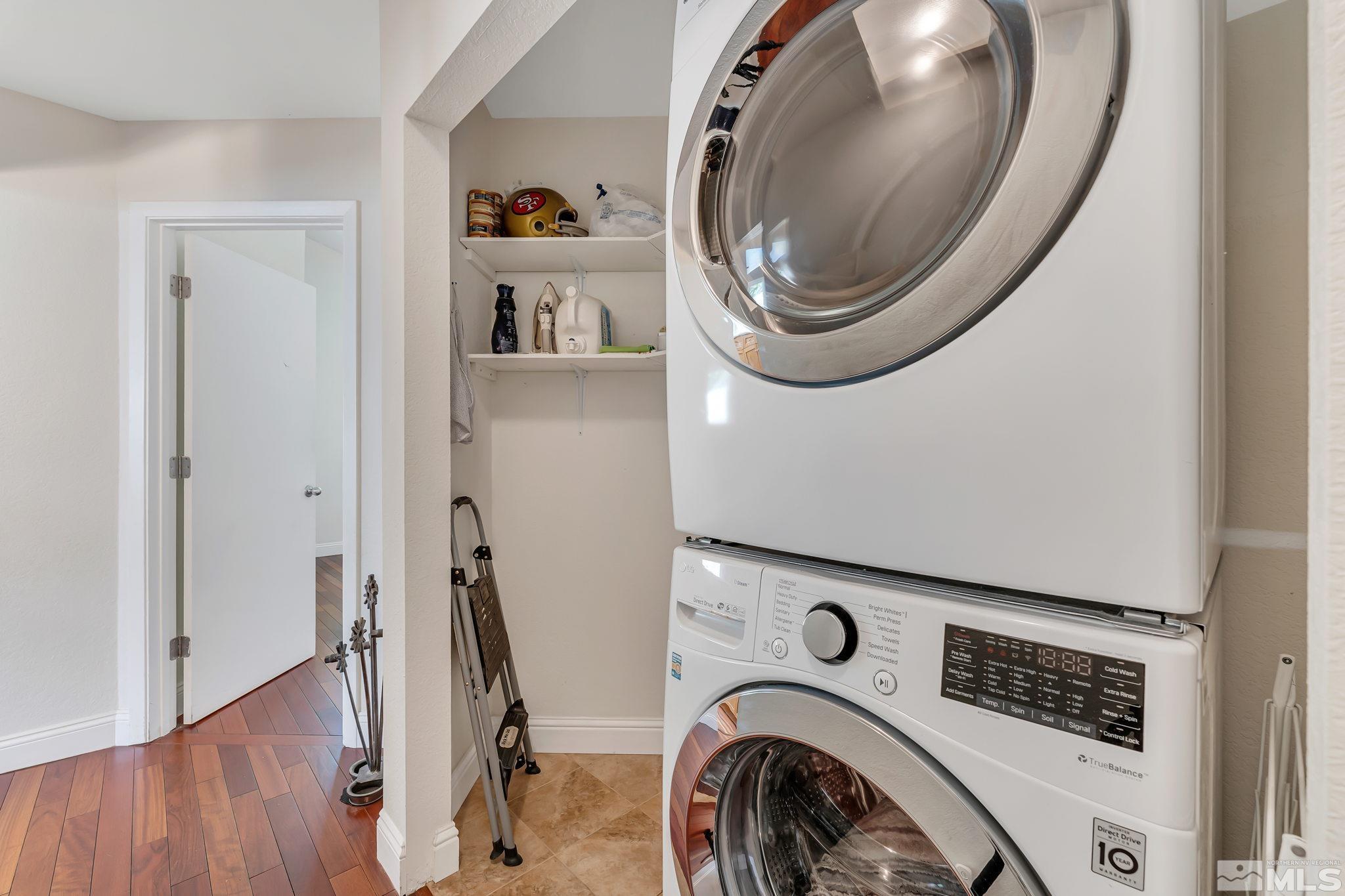 1802 Grand Point Way Reno, NV 89523 - Photo 15 of 19 a view of livingroom with washer and dryer