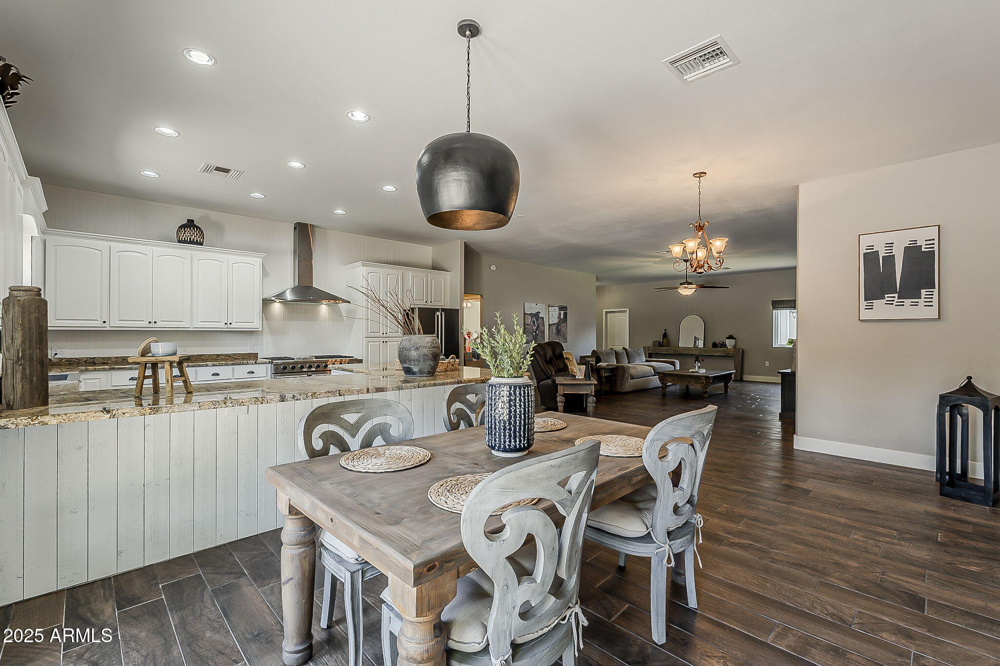 3011 North Gilbert Road Mesa, AZ 85203 - Photo 17 of 66 17-web-or-mls-Gilbert-17