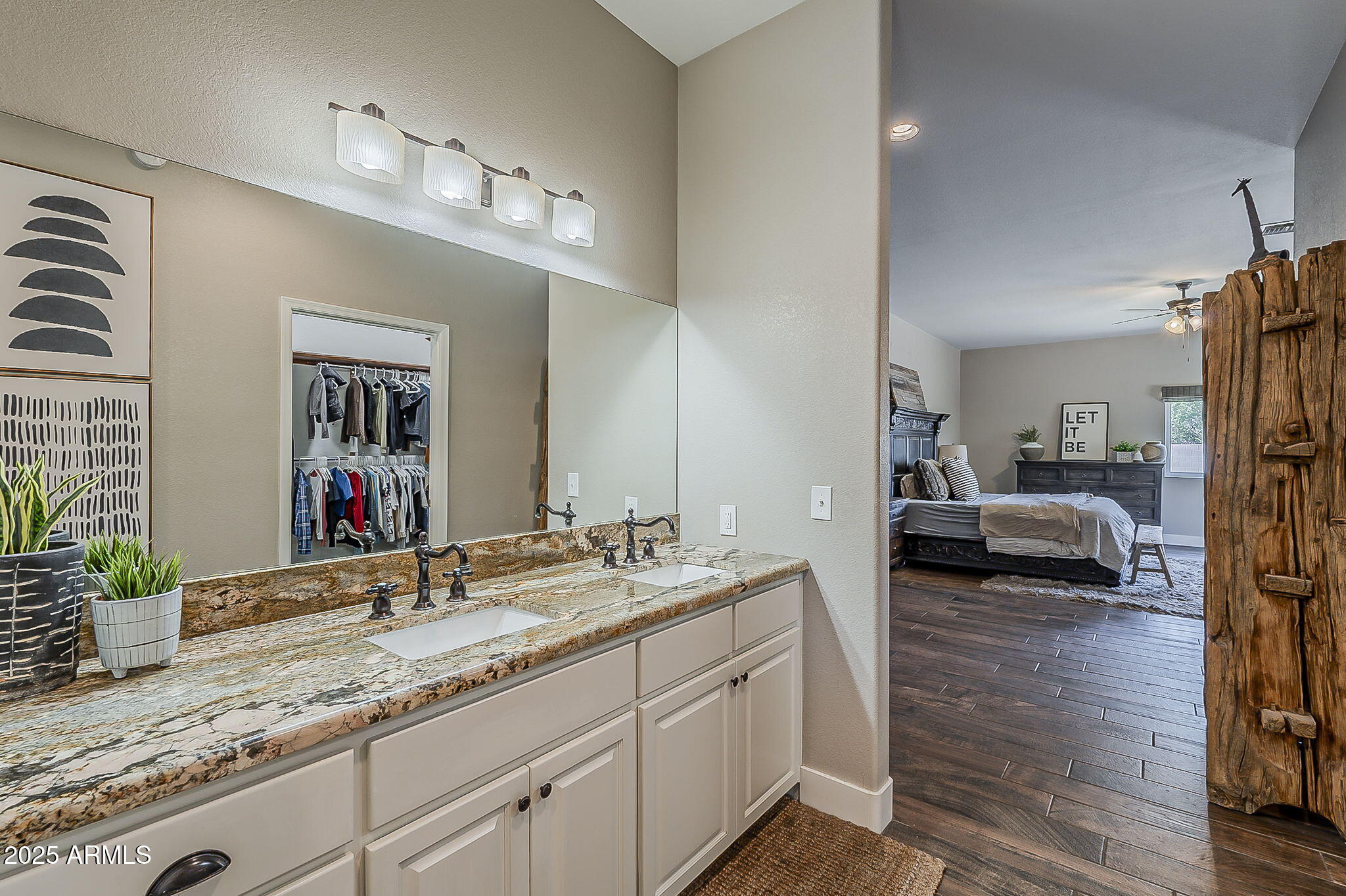 3011 North Gilbert Road Mesa, AZ 85203 - Photo 27 of 66 27-web-or-mls-Gilbert-27