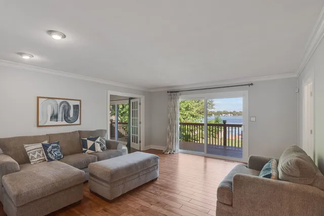 $575,000 | 188 Oakwood Drive, Antioch, IL 60002