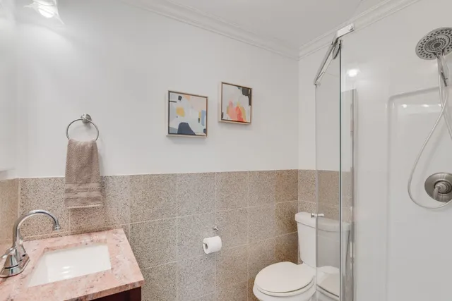 $575,000 | 188 Oakwood Drive, Antioch, IL 60002