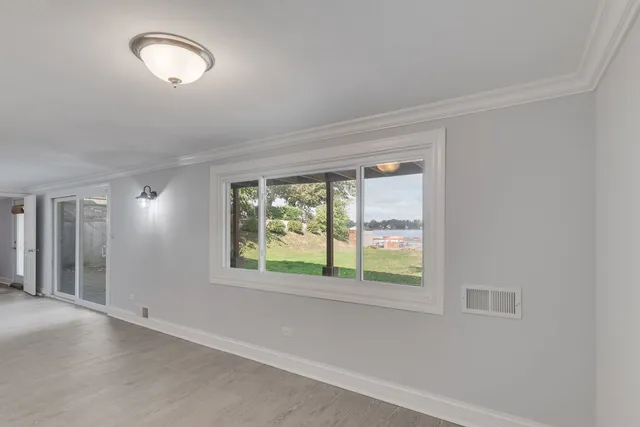 $575,000 | 188 Oakwood Drive, Antioch, IL 60002