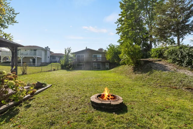 $575,000 | 188 Oakwood Drive, Antioch, IL 60002