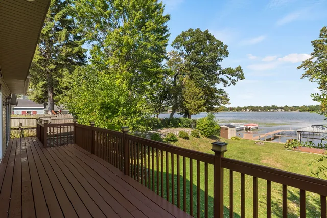 $575,000 | 188 Oakwood Drive, Antioch, IL 60002