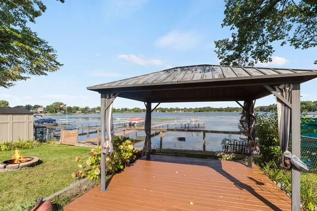 $575,000 | 188 Oakwood Drive, Antioch, IL 60002