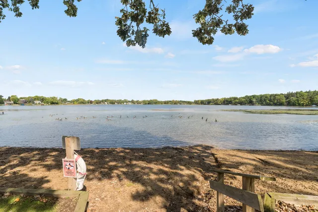 $575,000 | 188 Oakwood Drive, Antioch, IL 60002