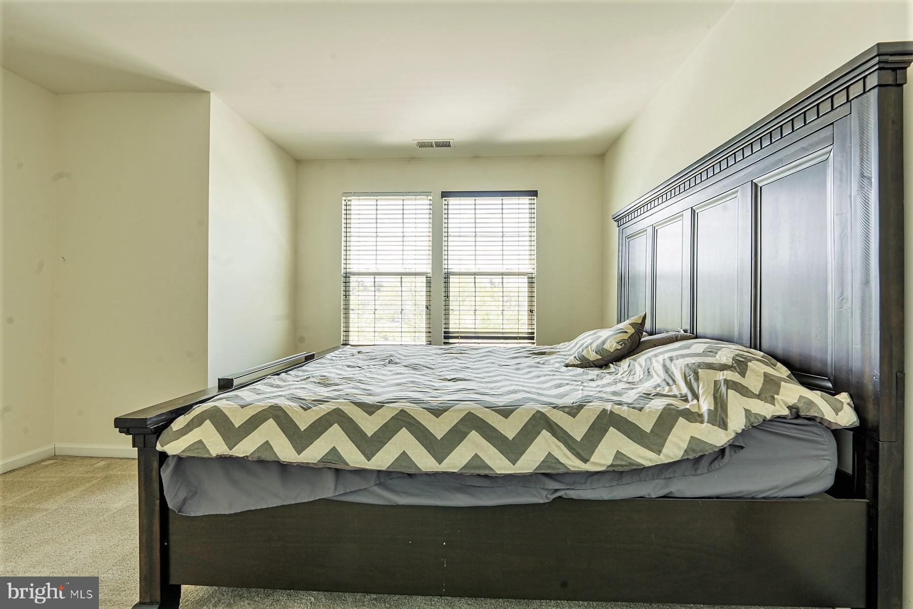 48 Heals Farm Road Burlington, NJ 08016 - Photo 44 of 59 Spacious main guest room