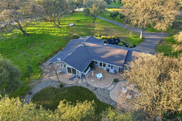 $1,200,000 | 1900 Deer Valley Road, Rescue, CA 95672