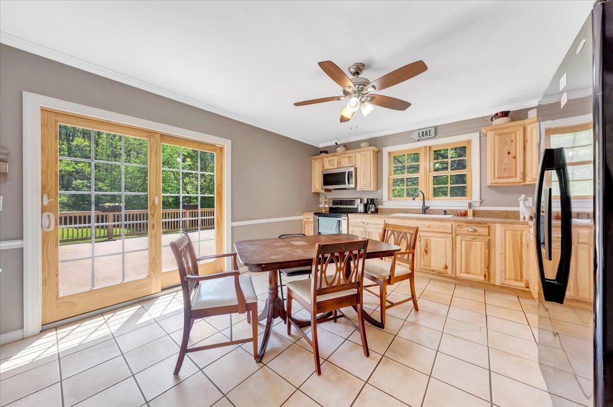 780 Juniper Road Hardy, VA 24101 - Photo 2 of 37 01-MIB05822